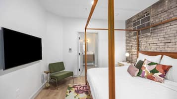 1 sovrum, skrivbord, strykjÀrn/strykbrÀda och wi-fi