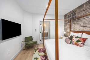 1 bedroom, desk, iron/ironing board, WiFi