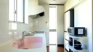 Basic House, Non Smoking, Kitchen | Private kitchen