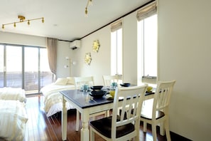 Basic House, Non Smoking, Kitchen | 2 bedrooms, blackout drapes, free WiFi, bed sheets - Ciel Nishishinjuku (Tokyo)