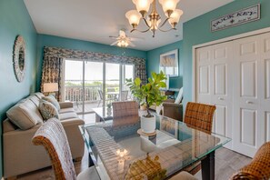 Unclassified image, 3 of 33, button - Water View Keys Retreat: Waterfront Villa on Duck Key, Enchanting Open Water Views, Multiple Decks (Duck Key)