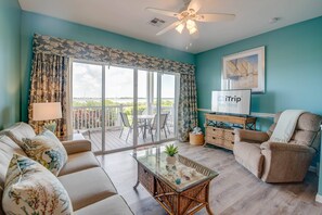 Unclassified image, 5 of 33, button - Water View Keys Retreat: Waterfront Villa on Duck Key, Enchanting Open Water Views, Multiple Decks (Duck Key)