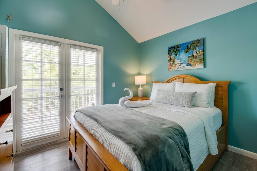 Water View Keys Retreat: Waterfront Villa On Duck Key, Enchanting Open Water Views, Multiple Decks - Marathon, FL