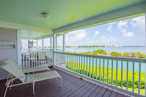 Water View Keys Retreat: Waterfront Villa on Duck Key, Enchanting Open Water Views, Multiple Decks