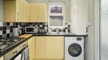 Fridge, microwave, stovetop, electric kettle