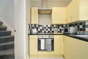Fridge, microwave, stovetop, toaster