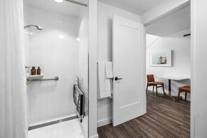 Shower, hair dryer, towels, shampoo - Vibrant Loft in DT ATX | Near Rainey St | Balcony (Austin)