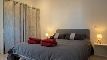 2 chambres, fer et planche Ă repasser, Wi-Fi, draps fournis