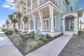 Exterior - 3-story home near the beach with outdoor pool, golf, deck, grill, streaming, W/D (Port Aransas)