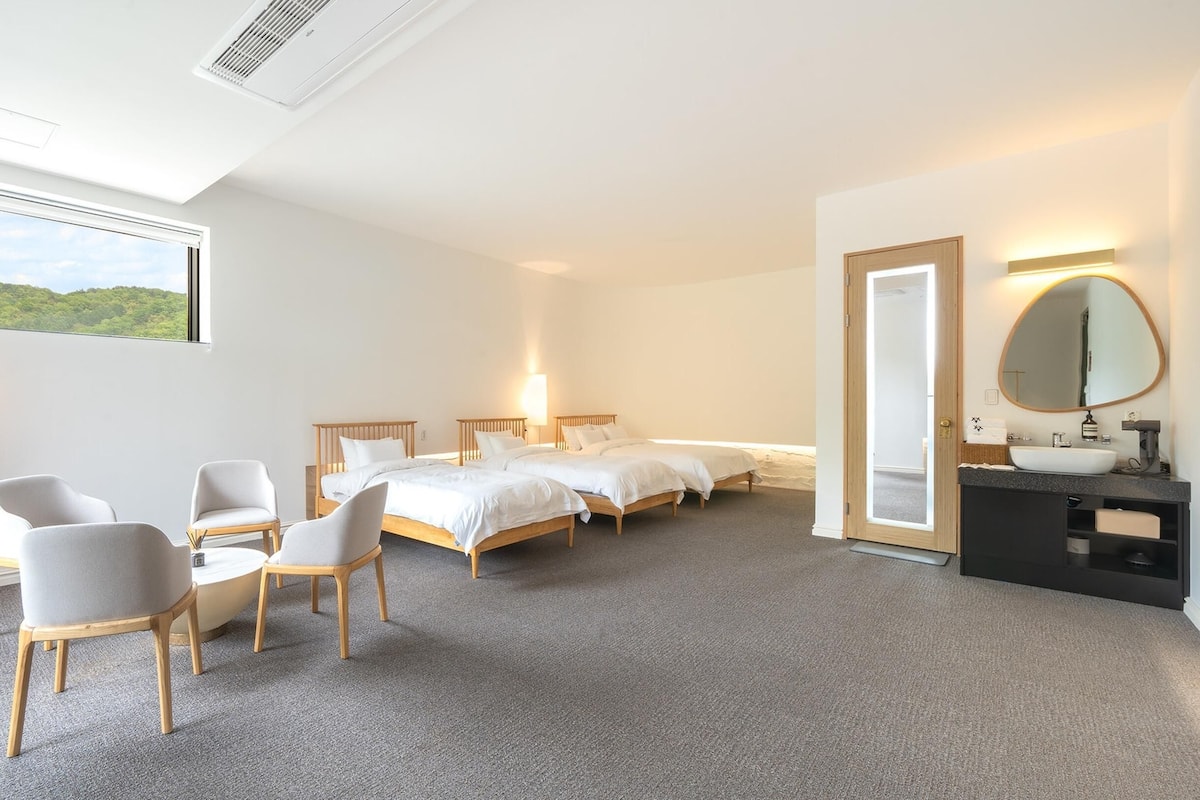 Chambre, 1 chambre (Standard triple_khaki(spa)) | 1 chambre, Wi-Fi gratuit