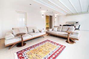 Luxury Room, City View | Terrace/patio - GOLDEN PARS HOTEL (Bursa)