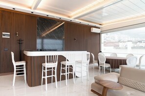 酒吧（店内）