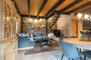 Villa, 3 Bedrooms | Living room - Villa mylos kalavrita (Kalavrita)