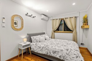 3 chambres, fer et planche à repasser, accès au Wi-Fi (inclus)