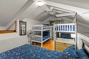 3 bedrooms, iron/ironing board, free WiFi, bed sheets - Spacious family friendly oasis-walk to Cable Beach (Cable Beach)