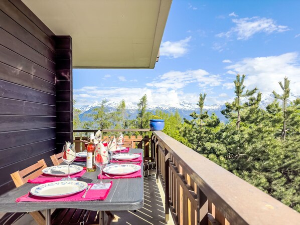 Outdoor dining - Chamois AZ10 by Interhome (Veysonnaz)