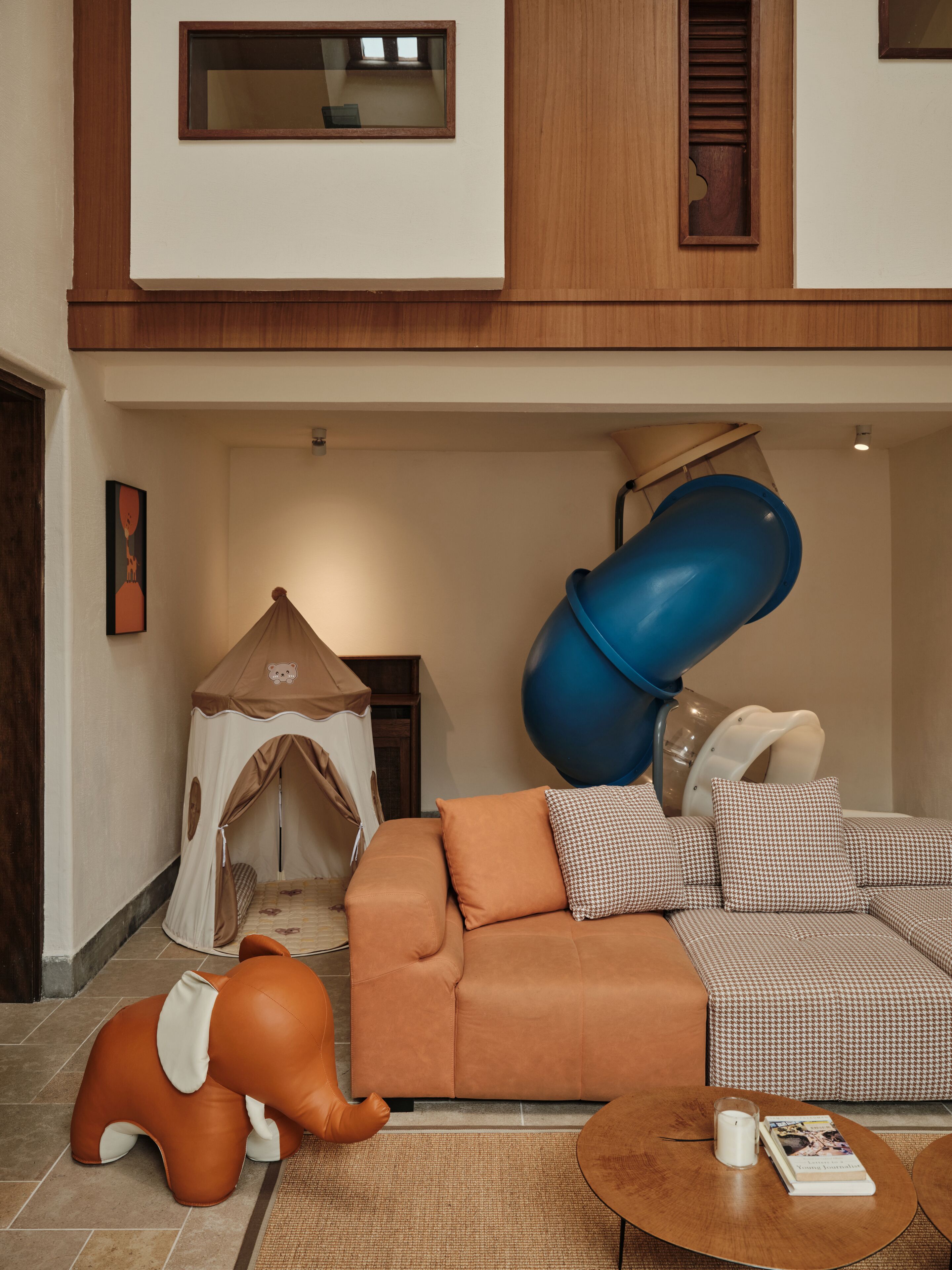 Camera Luxury | Soggiorno | Libri