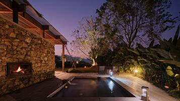 Luxury Studio Suite | Free minibar, blackout drapes, free WiFi, bed sheets