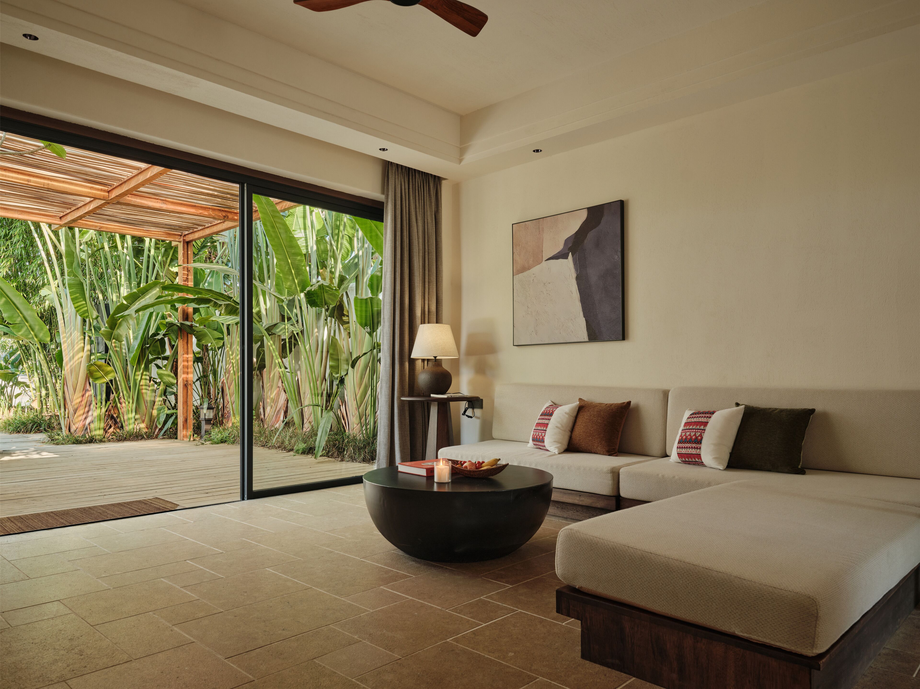 奢華開放式套房 | 客廳 | 書籍