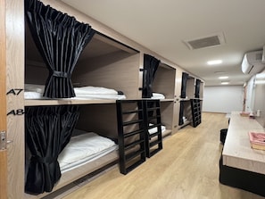 Shared Dormitory, Mixed Dorm, Non Smoking - OYO 75495 Ratchadadome Hostel Bangkok (Bangkok)