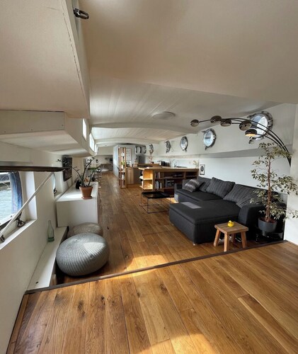 Exclusive: Luxury Houseboat in the Amstel River!