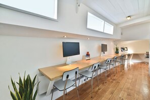 Business center - Exclusive: Luxury Houseboat in the Amstel River! (Amsterdam)