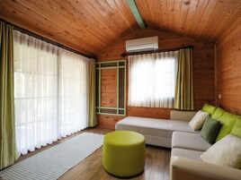 Ropa de cama de alta calidad, minibar, wifi gratis y ropa de cama 