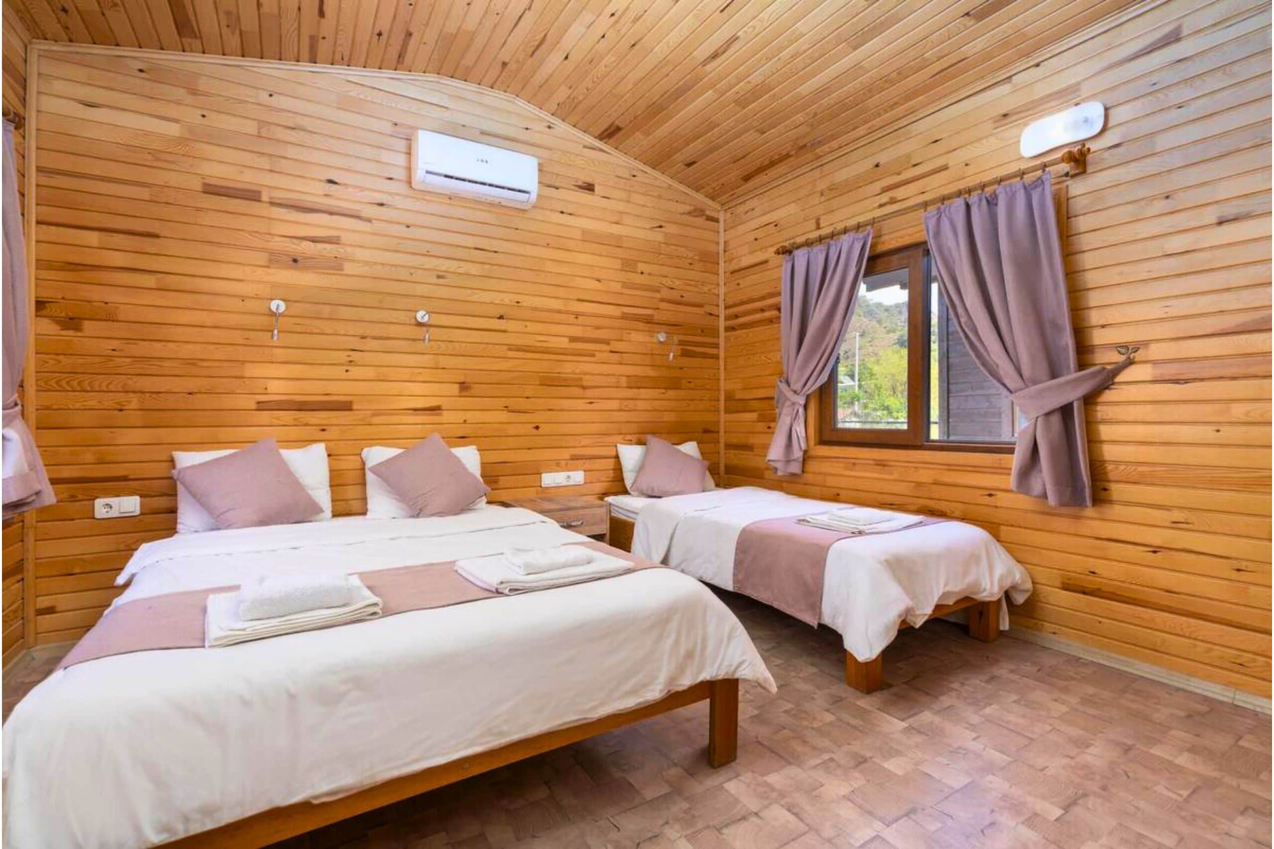 Deluxe Bungalow | Minibar, free WiFi, bed sheets