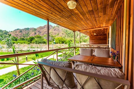 Family Bungalow, Mountain View | Terrace/patio