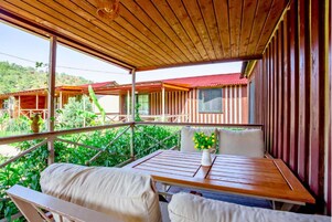 Family Bungalow, Mountain View | Terrace/patio