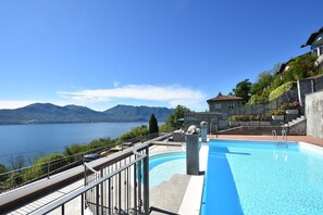 Pool - Apartment by Lake Maggiore with Stunning View (Oggebbio)