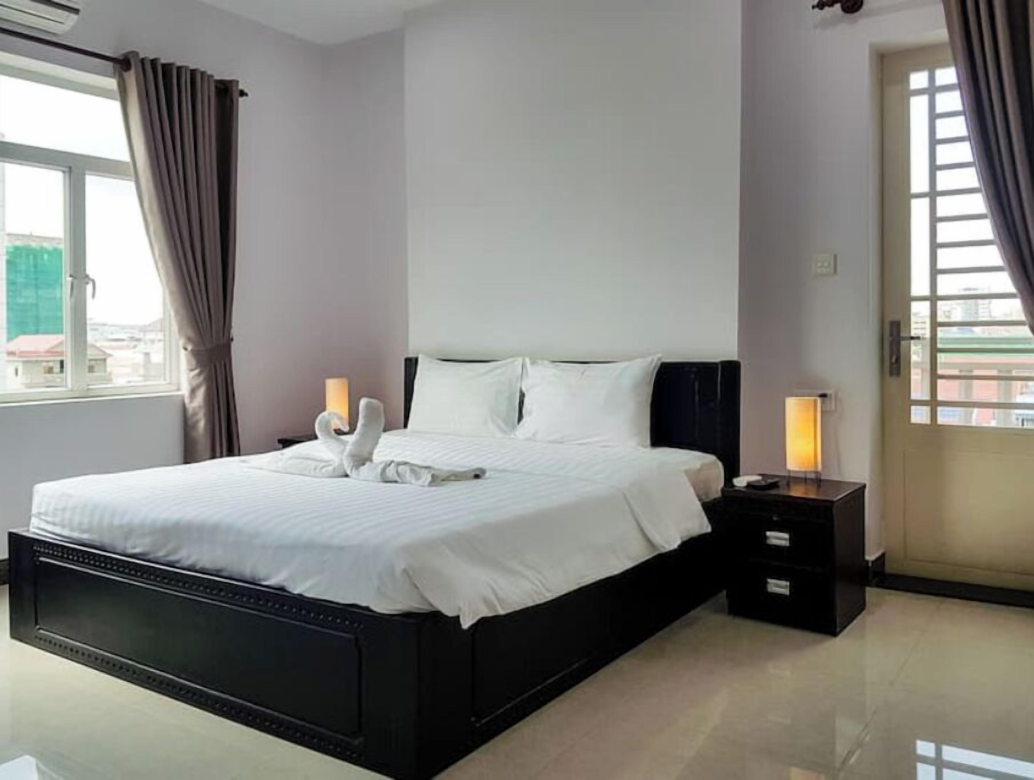 3 makuuhuonetta, työpöytä, silitysrauta/-lauta, ilmainen Wi-Fi