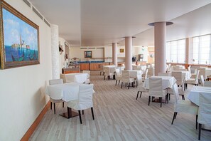 Petit déjeuner buffet compris tous les jours