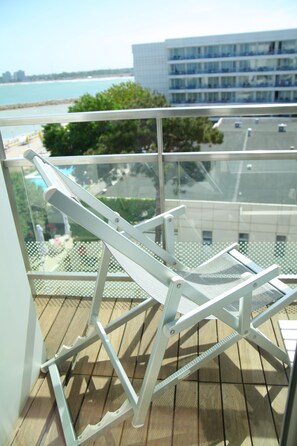 Rom – deluxe, delvis sjøutsikt | Terrasse/patio