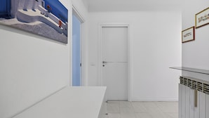 شقة عائلية - غرفة نوم واحدة - ميكروويف (Matteo's Sanremo Apartment for 4) | المنشأة من الداخل
