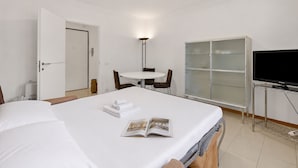 شقة عائلية - غرفة نوم واحدة - ميكروويف (Matteo's Sanremo Apartment for 4) | 1 غرفة نوم وواي فاي