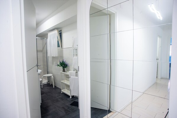 Family Apartment, Multiple Bedrooms (Matteo's Flat) | Bathroom - Matteo's Flat (Sanremo)