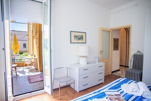 2 Schlafzimmer, Bügeleisen/Bügelbrett, Bettwäsche