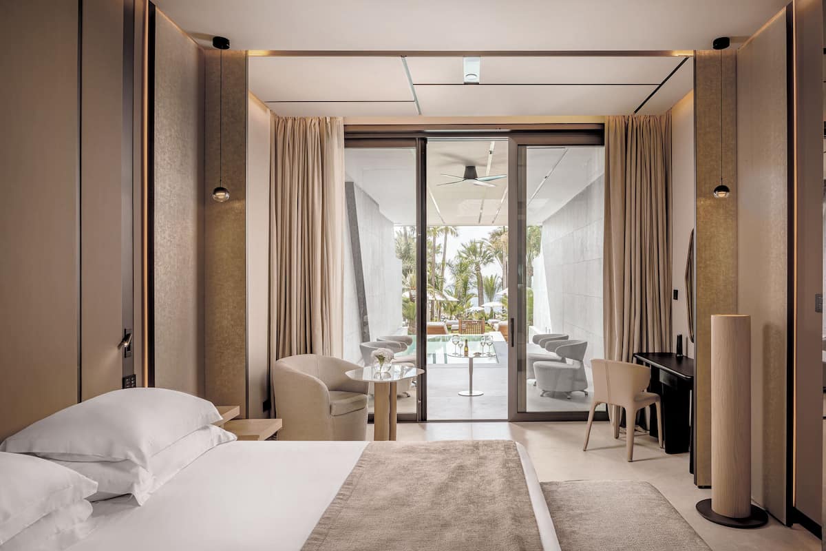 1 bedroom, Egyptian cotton sheets, premium bedding, Select Comfort beds