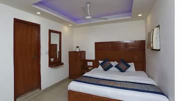 Deluxe Double or Twin Room, City View | Desk, laptop workspace, soundproofing, free WiFi