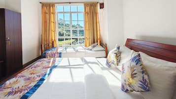 Deluxe Triple Room | 1 bedroom, in-room safe, free WiFi
