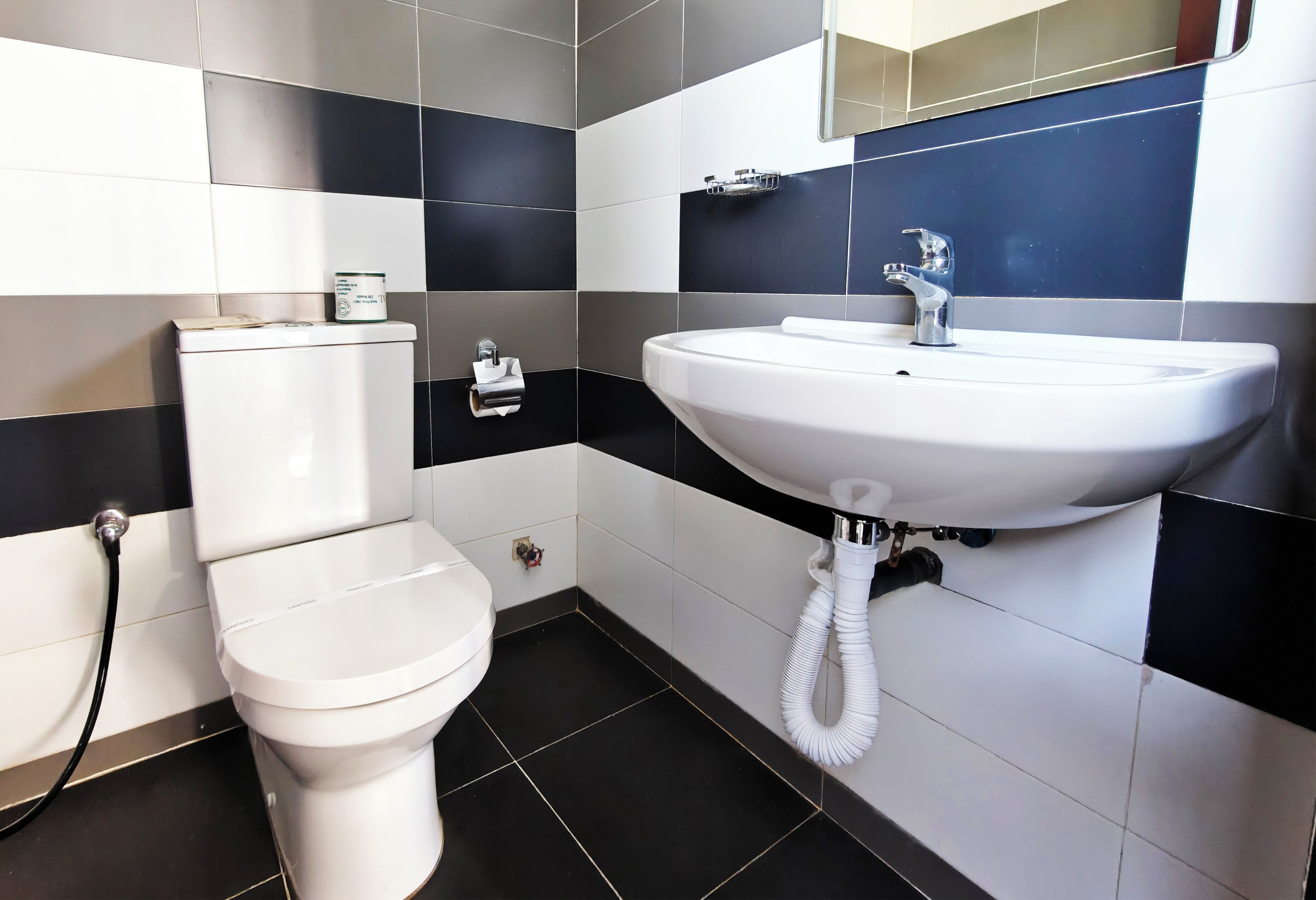 Family Room | Bathroom