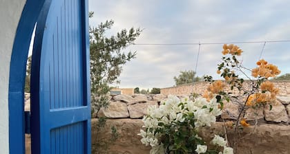 Small countryside house, beautiful, very cozy.
Pet friendly