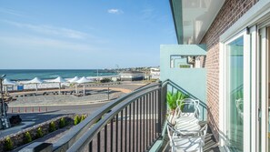 Chambre, 1 chambre (Room 201)