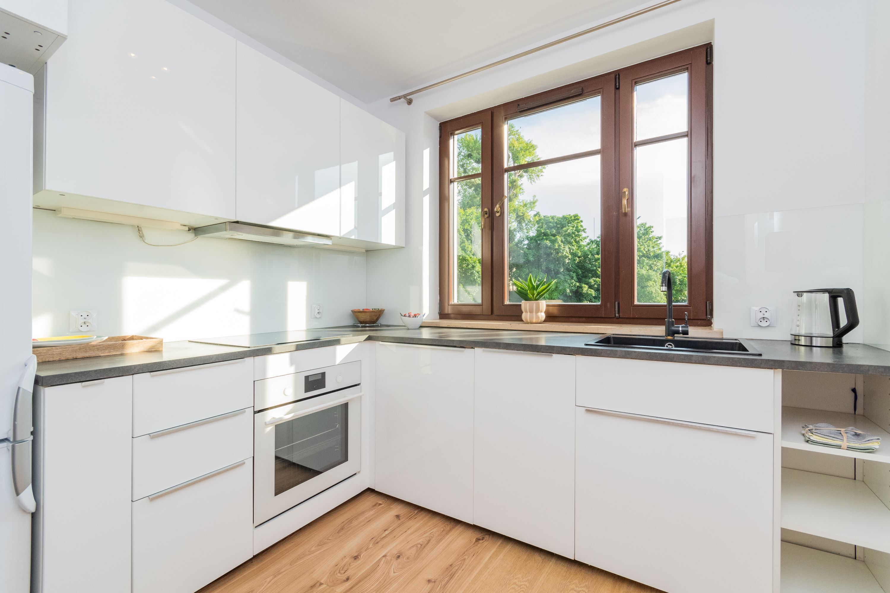 Comfort-Apartment, Balkon, Blick auf den Innenhof | Eigene Küche