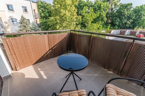 Lägenhet Comfort - balkong - utsikt mot innergården | Terrass/Patio