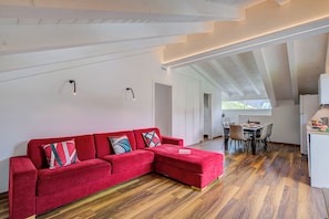 Family Apartment, 3 Bedrooms, 2 Bathrooms (Cimetta) | Living area | Flat-screen TV - Cimetta (Livigno)