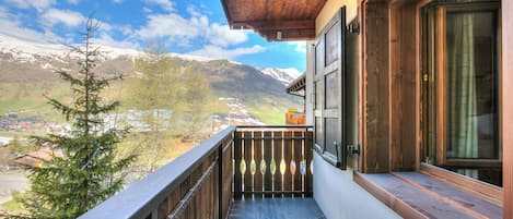 Perhehuoneisto, 1 makuuhuone, vuorten lähellä (Casa Ciuk) | Terassi/patio