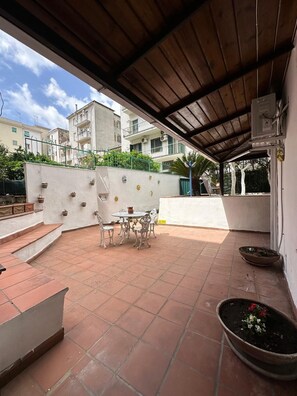 บริเวณภายนอก