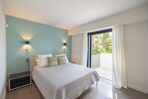 5 habitaciones, tabla de planchar con plancha, wifi y ropa de cama 